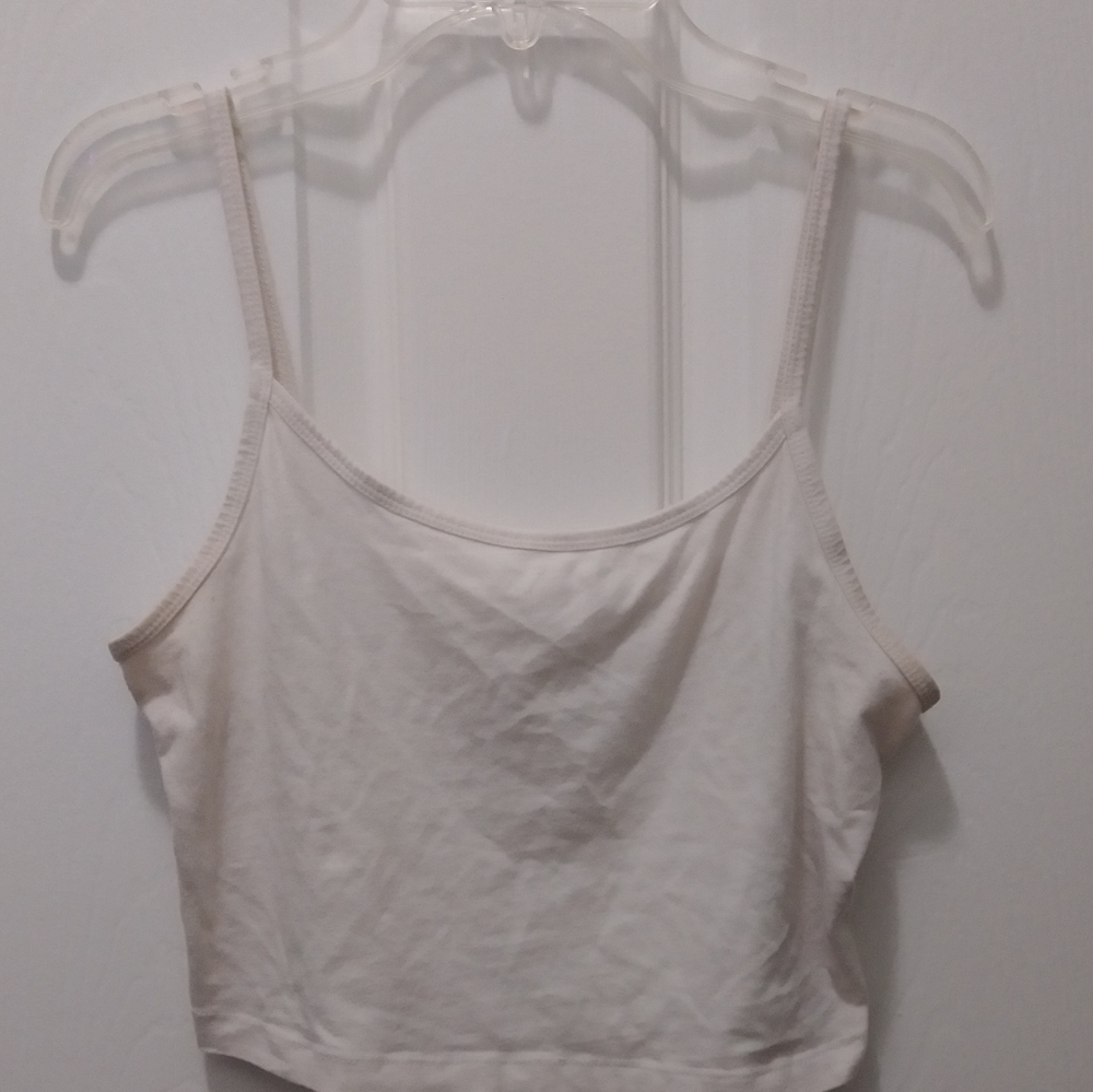 2/$15😸basic white cropped tank